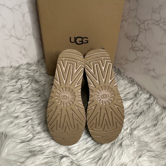 WORN ONCE!!! Rare Color! UGG BAILEY BOW II - Picture 4 of 4
